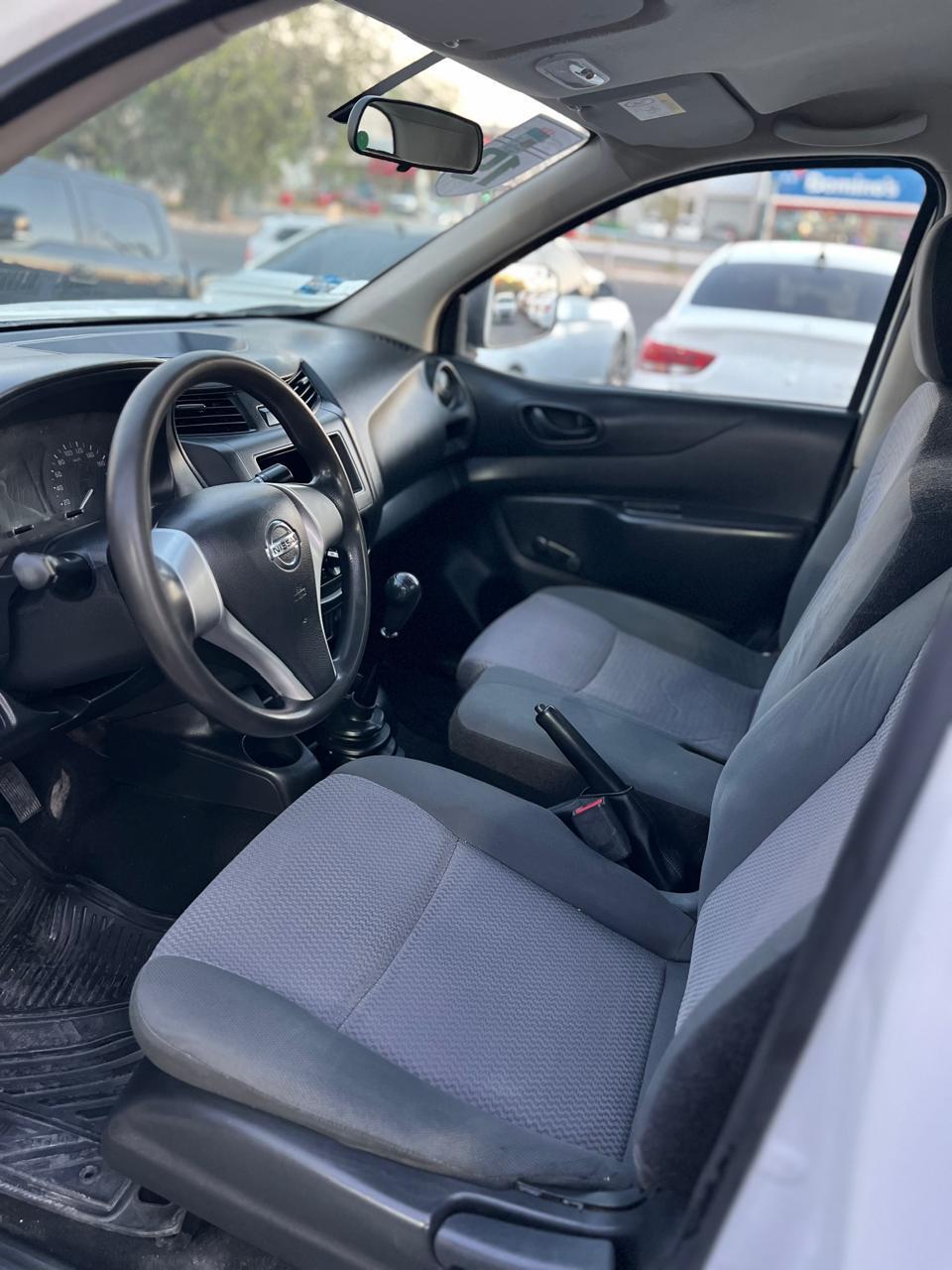 Nissan NP 300 Estaquitas
