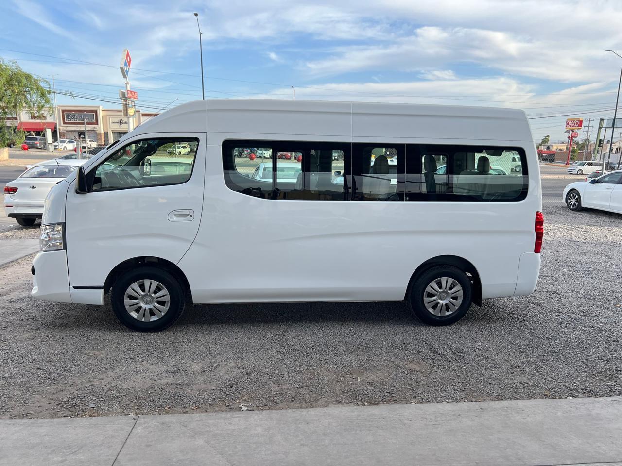 Nissan Urvan