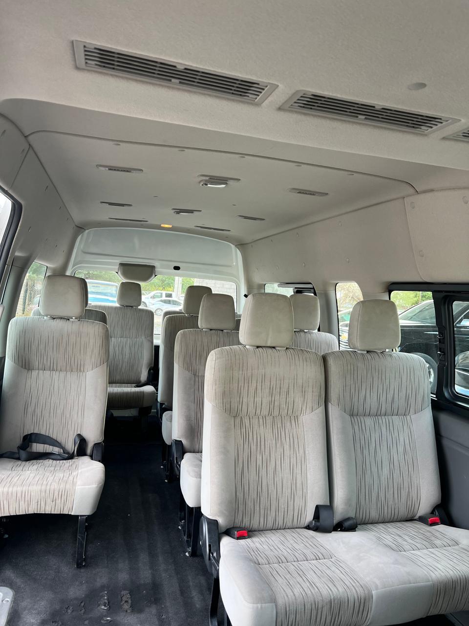 Nissan Urvan
