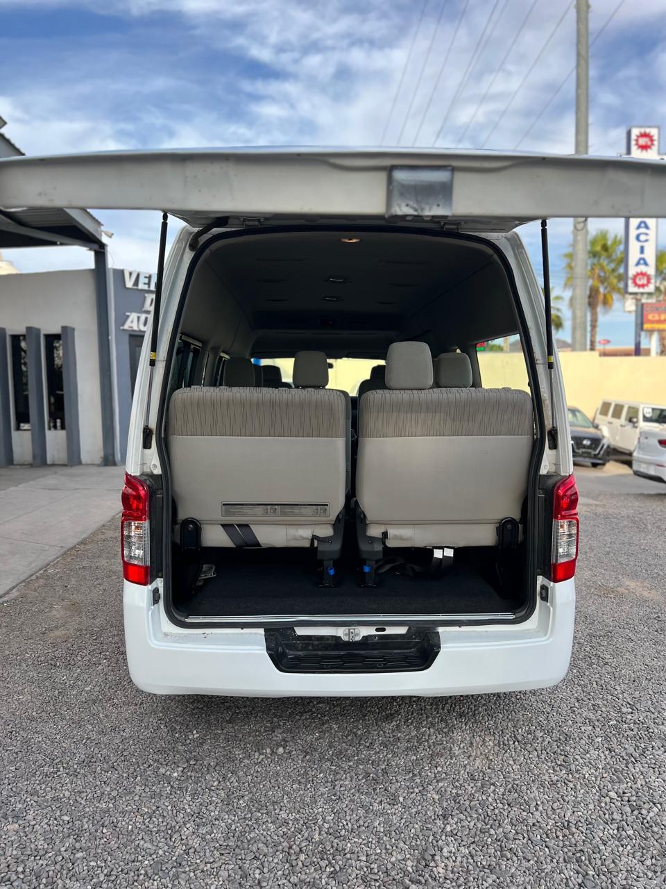 Nissan Urvan